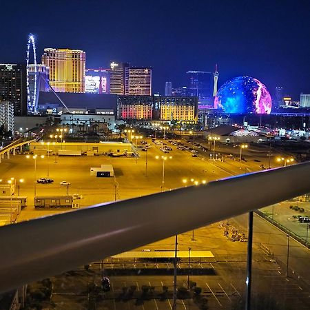 Strip & Sphere View - Separate Living Room - 2 Full Bath - Full Kitchen - Balcony - 900 Sqft - Mgm Signature Las Vegas Dış mekan fotoğraf