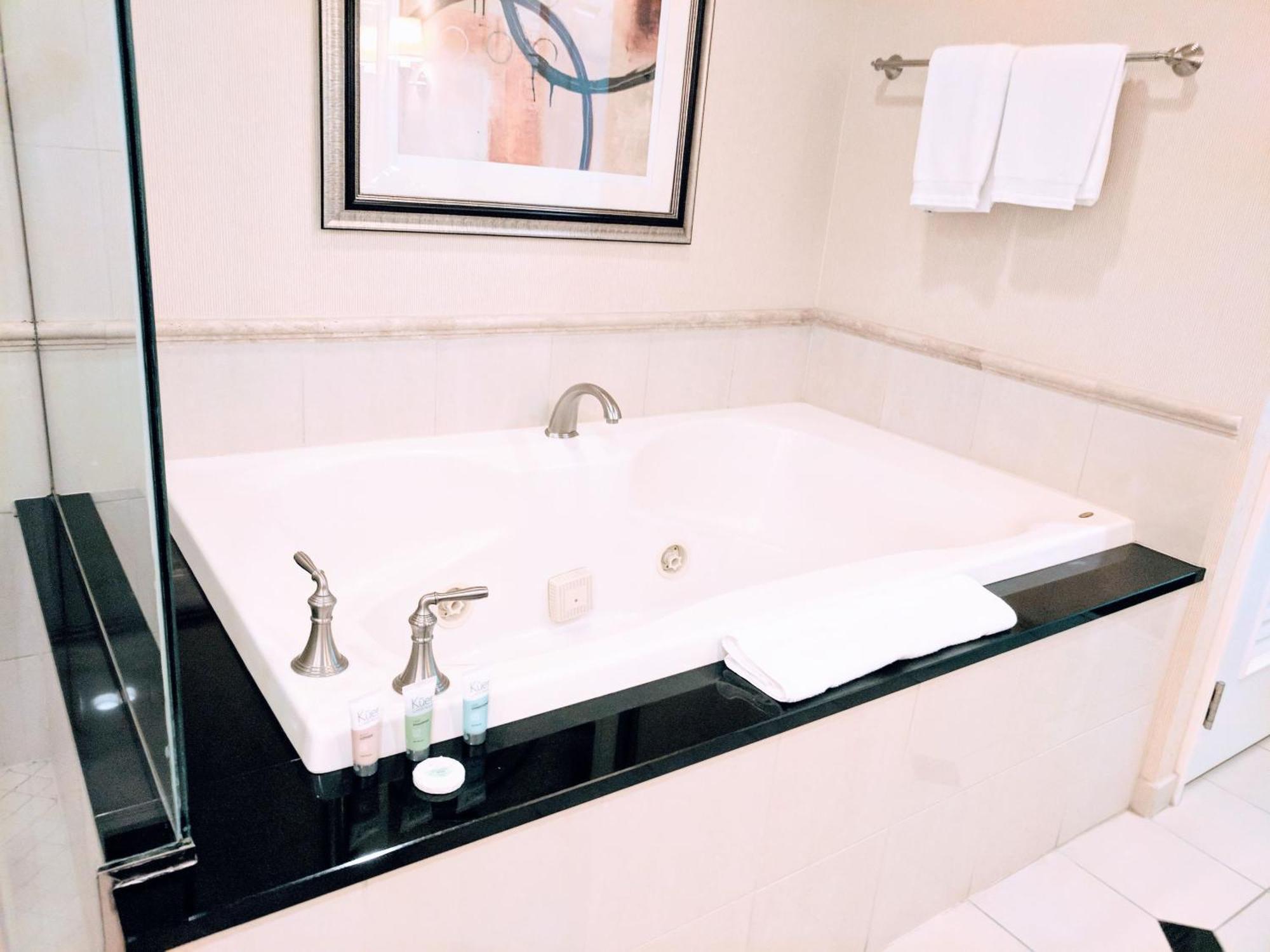 Strip & Sphere View - Separate Living Room - 2 Full Bath - Full Kitchen - Balcony - 900 Sqft - Mgm Signature Las Vegas Dış mekan fotoğraf