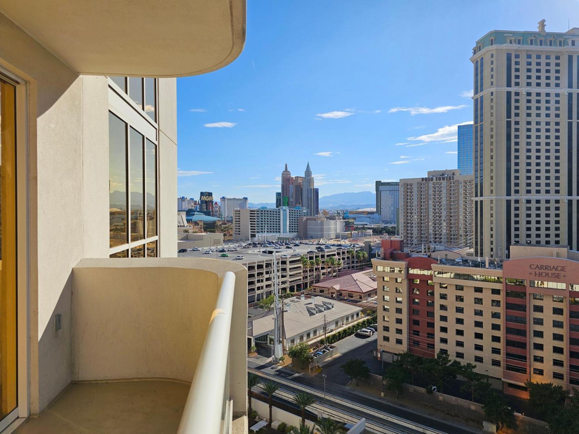 Strip & Sphere View - Separate Living Room - 2 Full Bath - Full Kitchen - Balcony - 900 Sqft - Mgm Signature Las Vegas Dış mekan fotoğraf