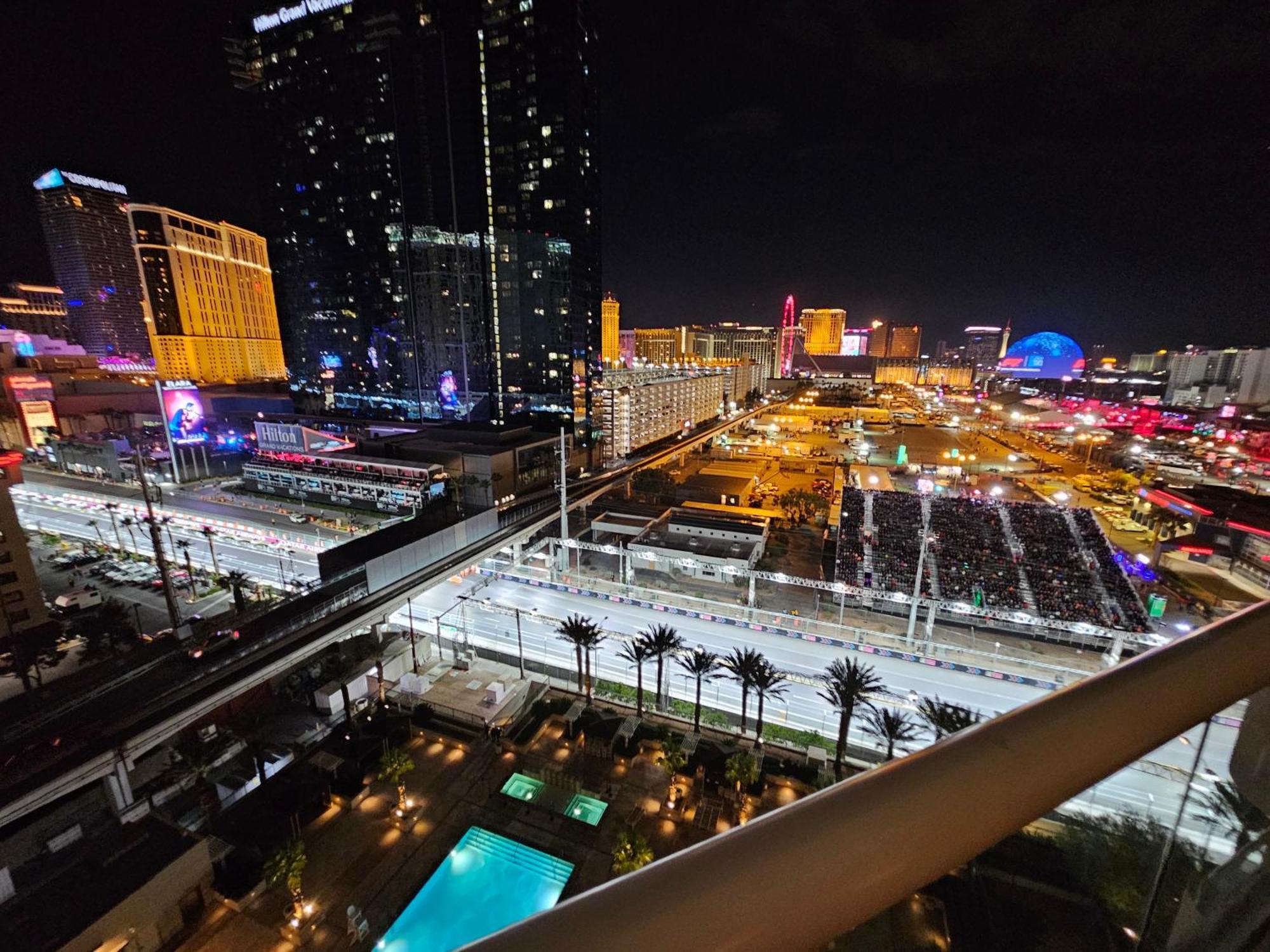 Strip & Sphere View - Separate Living Room - 2 Full Bath - Full Kitchen - Balcony - 900 Sqft - Mgm Signature Las Vegas Dış mekan fotoğraf